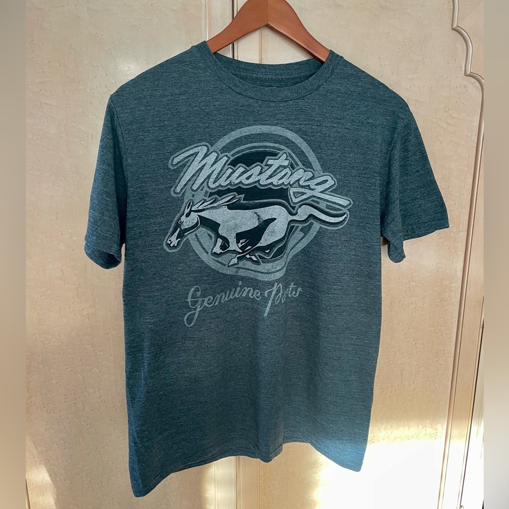 Mustang Genuine Parts T-shirt, Medium, NWOT